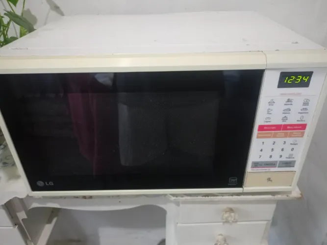 Microondas LG 30 litros funcionando perfeitamente 180 reais sou de campo grande rj