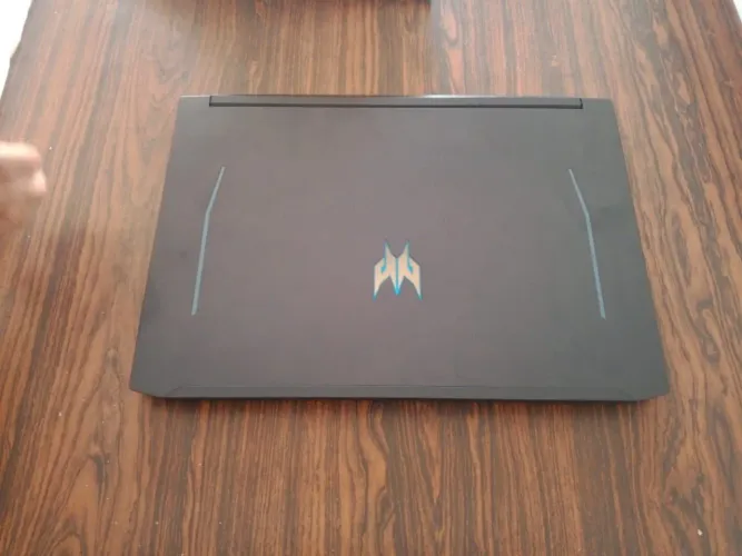 NOTBOOK GAMER PREDATOR HELIOS300