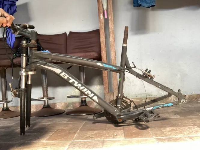 Quadro de bicicleta alumínio cor cinza
