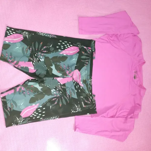 Conjunto esportivo feminino 90% poliéster 10% elastano (Blusa com proteção UV - Veste P) 