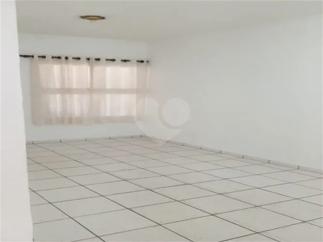 Casa à venda com 4 quartos, sendo 2 suítes, no condomínio Villagio Colinas do Sol, Sorocab