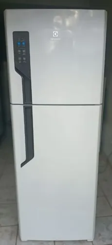 Vendo geladeira Eletrolux Frosfree 460 litros funcionando perfeitamente 