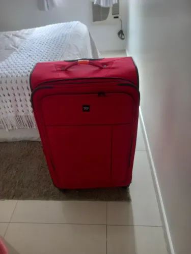 Mala de viagem da marca SHARPER IMAGE 