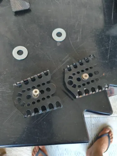 Par de pedaleira dianteira para Lander , Crosser, Bros, Sahara XRE