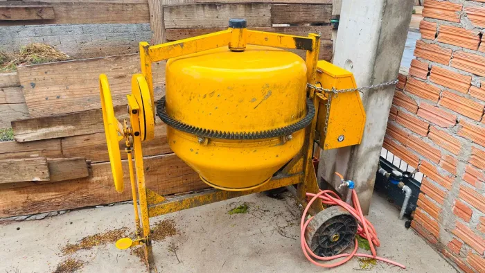 Betoneira 200L