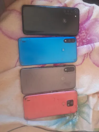 Lote de celulares com defeito