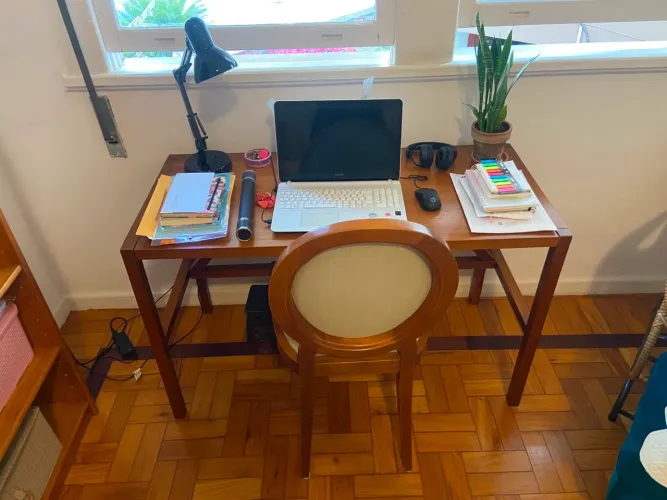 Mesa de escritorio/estudos Tok&Stok com cadeira