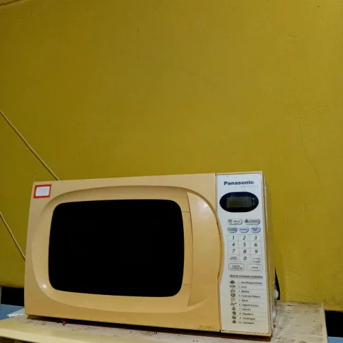 Microondas sem prato usado