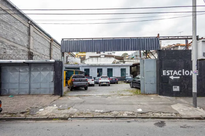 Terreno na Avenida do Rio Pequeno, 271 750 m²