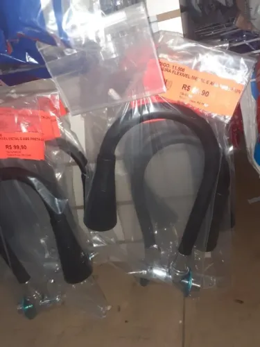 torneira flexivel metal preta parede e bancada 99,90 a vista 