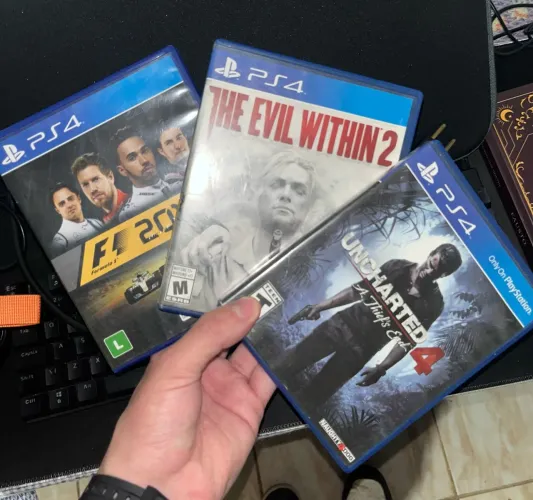 COMBO 3 JOGOS (UNCHARTED 4, THE EVIL WITHIN 2 e FÓRMULA 1 2017