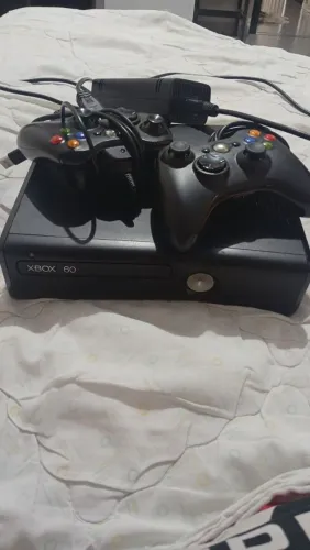 Vende se Xbox 360 + jogos desbloqueado