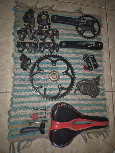 Lote de Peças de Bike