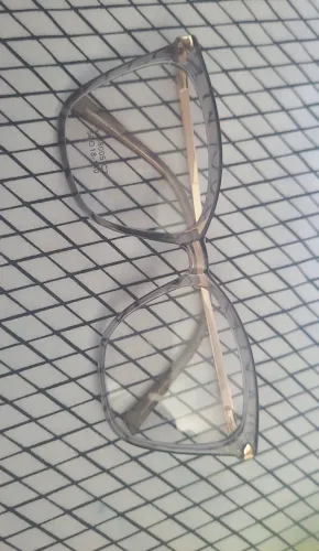 Armação de Óculos Feminina Transparente / Cinza Claro com Hastes Douradas (Nova)