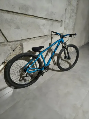 quadro GTA climb aro 29 tamanho 17 da cor azul mtb 