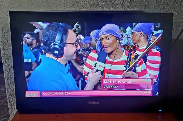 Tv LCD 26 polegadas, digital. É só ligar e assistir. Barbada/Compare. Não é ismarti.