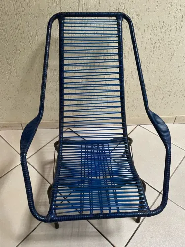 VENDE-SE 4 CADEIRAS DE FIO