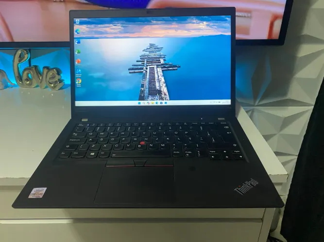 Lenovo ThinkPad T14 Gen 1 - Core i7 10th - 16GB DDR4 - NVMe 256GB - Tela Touchscreen