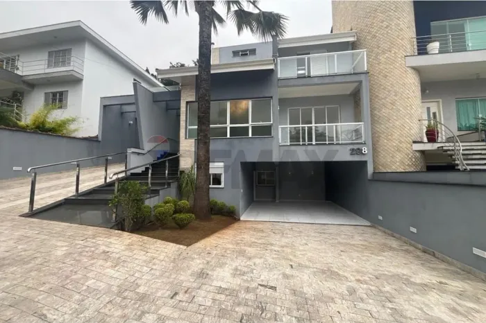 Casa de Alto Padrão em Condomínio Fechado  Vila Emílio | Mauá/SP