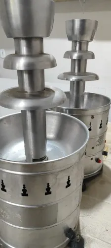 02 Cascata de Chocolate (Precisa de manutenção 