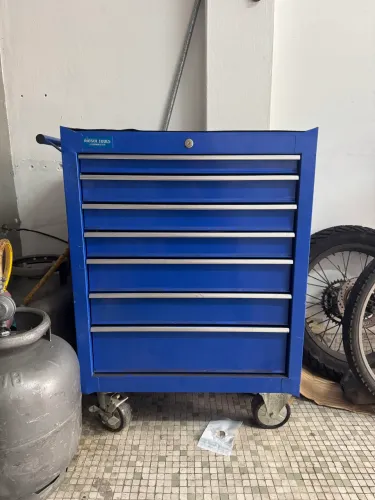 Carrinho de ferramentas RioSul.