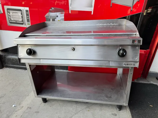 VENDO UMA CHAPA A GÁS MACOM 1,08X76X98
