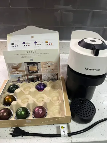 Cafeteira Nespresso Vertuo pop - troco