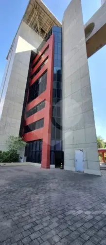 Torre 1 de Centro Empresarial é composto por duas torres corporativas
