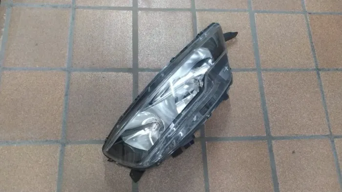 Farol Iveco Daily 2020 2021 2022 2023 2024 2025 2026