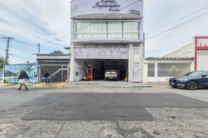 Galpão na Rua Campo Florido, 618 250 m²