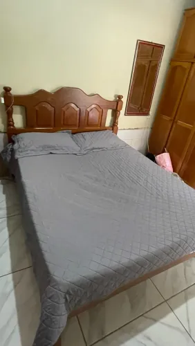 Vendo cama de madeira