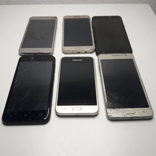 Lote de smartphones com defeito pra consertar ou aproveitar peças