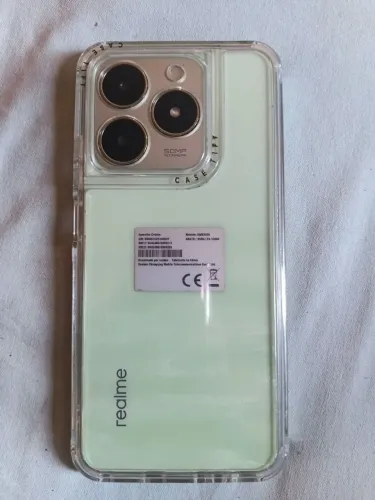 Vendo C63, resistente a água , a riscos , semi novo,capa case, caregador e fone