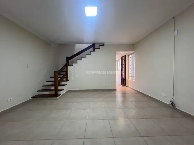 Sobrado com 4 dormitórios à Venda, 250 m² - Santa Maria.