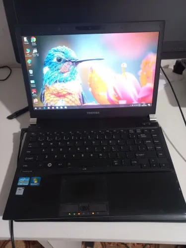 Notebook Intel core i5-3320 marca Toshiba Windows 10 tela 13.5" 4GB HD 320GB.