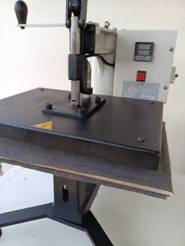 Vendo Prensa Térmica Manual 38X28 METALNOX.