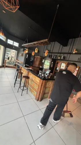 Barbearia ,bancadas e bar *
