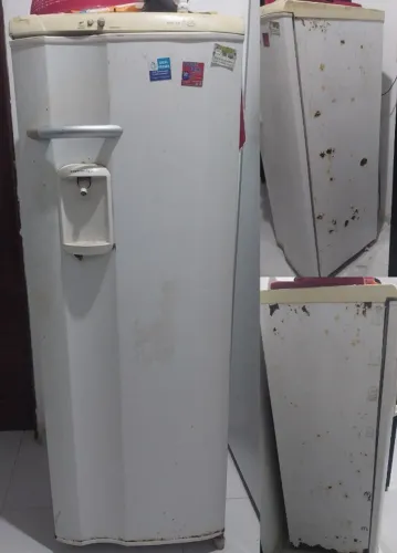 Geladeira 220v - Electrolux, 240 litros
