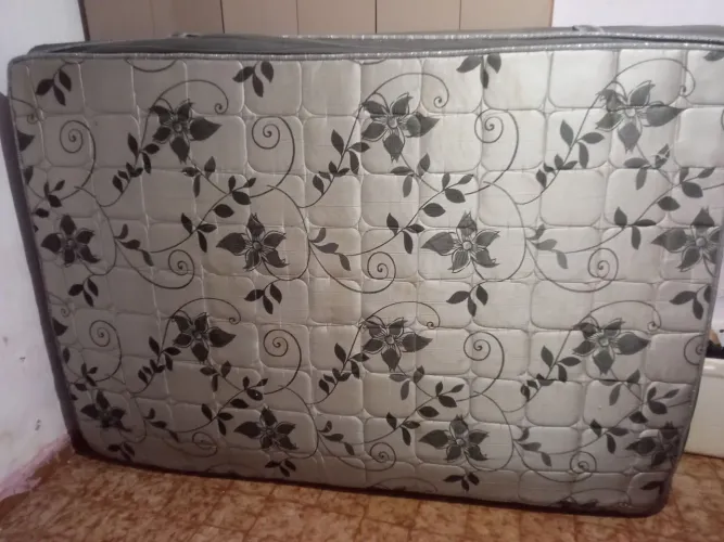 Colchão de casal  de mola