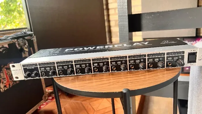Amplificador De Fone Powerplay Behringer Ha8000