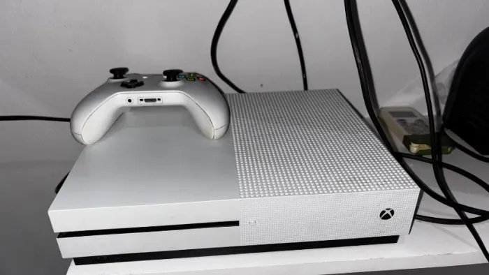 Xbox One S com 4 Jogos, Gta 5, Marvel Avengers, Naruto Storm 4, Watch_Dogs