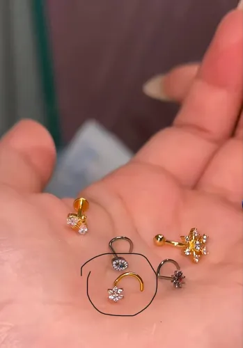 Vendo piercing de ouro