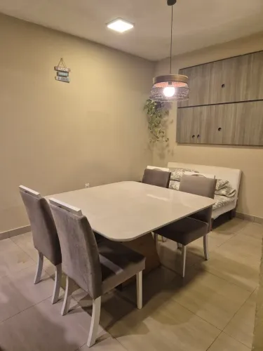 Mesa jantar grande 8 lugares (com 4 cadeiras)