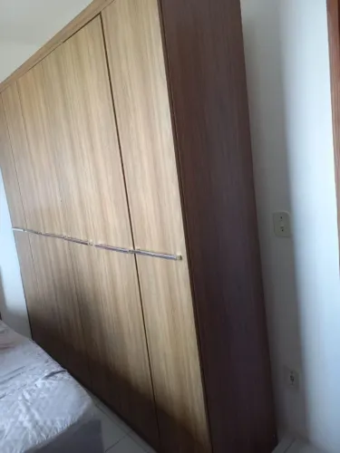 Guarda roupas (6 portas)