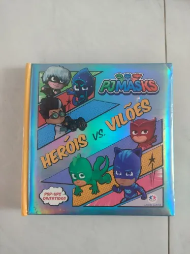 Livro PjMasks Heróis x Vilões