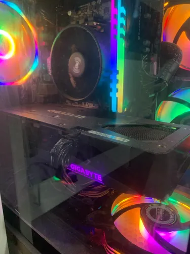 Rx7600 gigabyte triple fan impecável!