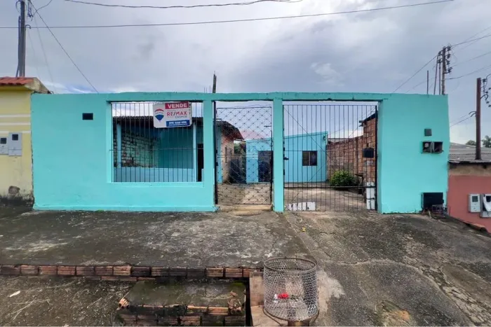 Investimento e Amplo Terreno com Duas Casas no Bairro Tucumanzal
