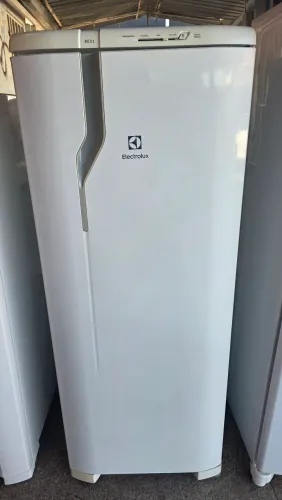 Geladeira Electrolux re31 Seminova