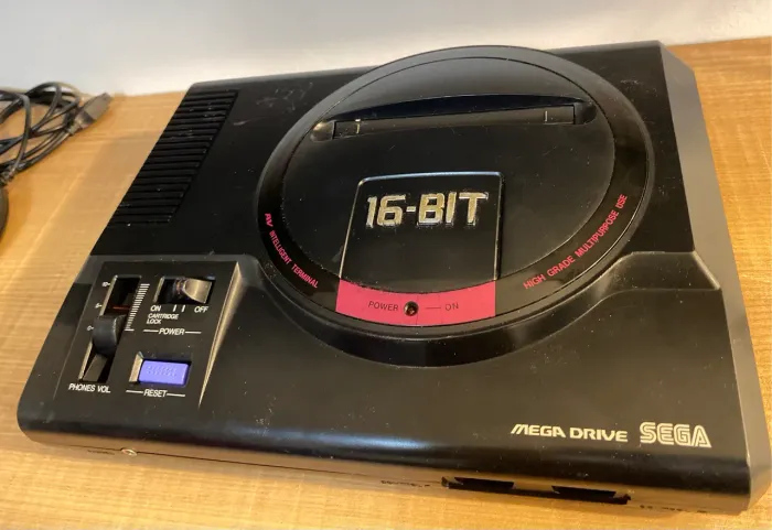 Mega Drive Primeiro Modelo 16BIT Dourado
