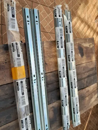Corrediças para móveis.